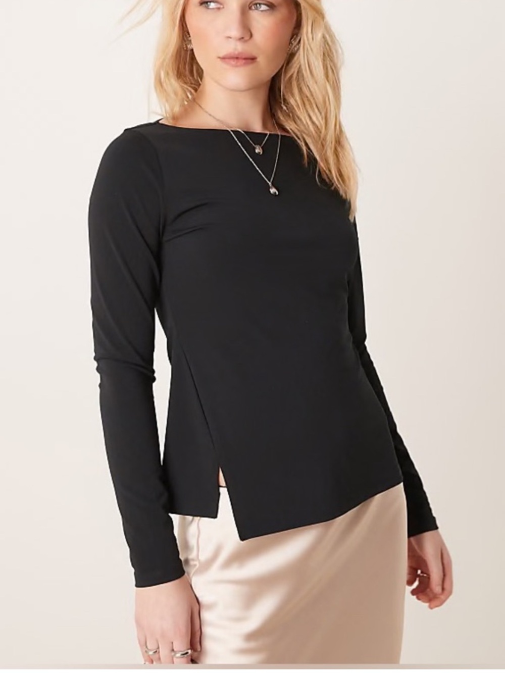 Abercrombie & Fitch Long Sleeve Asymmetrical Bottom Slit Top Size Medium